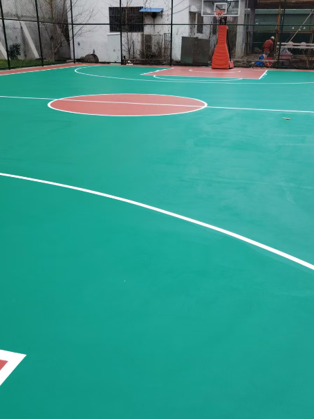 新化 球场长期使用易出现地面开裂